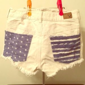 American Eagle white shorts